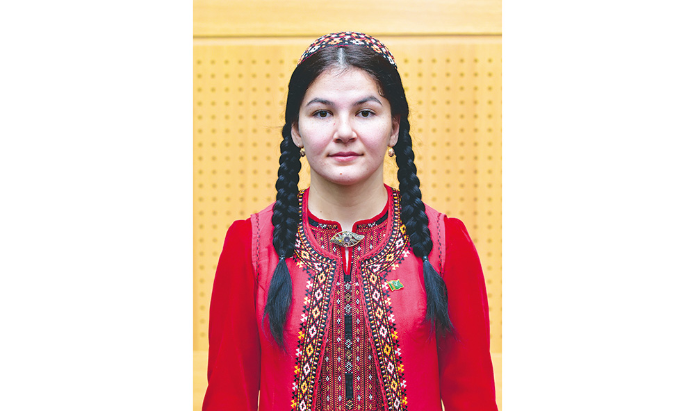 Turkisthan Girl Photo